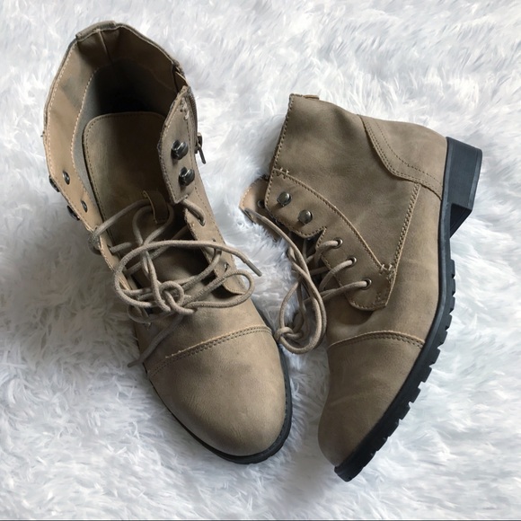 Madden Girl Shoes - NWOB Madden Girl Lace Up Boots sz 7.5